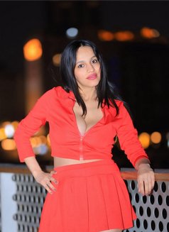 نور - escort in Beirut Photo 2 of 4