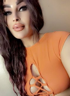 شمس - escort in Beirut Photo 5 of 10