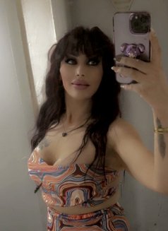 شمس - escort in Beirut Photo 6 of 10