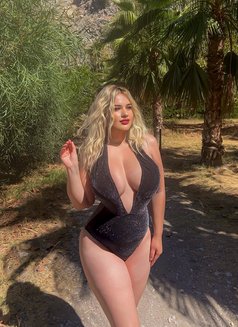 لارا - puta in Beirut Photo 3 of 8