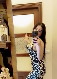 ايلا - escort in Beirut Photo 3 of 7