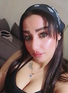 ايلا - escort in Beirut Photo 4 of 7
