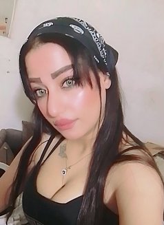 ايلا - escort in Beirut Photo 6 of 7