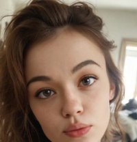 دلال بنت عربية - escort in Kuwait