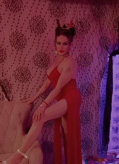 نور - Acompañantes transexual in Beirut Photo 2 of 11
