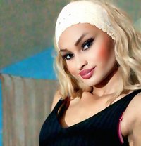 (الساحرة) - Transsexual escort agency in Beirut