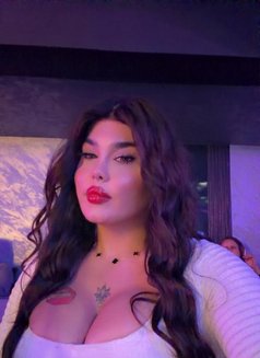 بيسو اللبناني - Transsexual escort in Beirut Photo 10 of 13