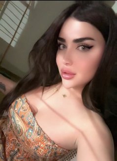 ليان شيميل - Transsexual escort in Beirut Photo 8 of 17