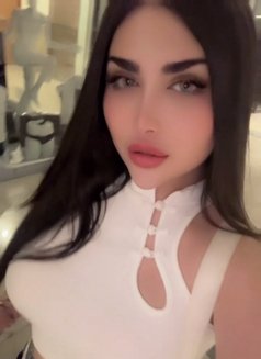 ليان شيميل - Transsexual escort in Beirut Photo 9 of 17