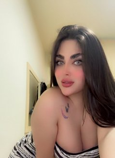 ليان شيميل - Transsexual escort in Beirut Photo 16 of 17