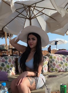 ليان - Transsexual escort in Beirut Photo 9 of 11