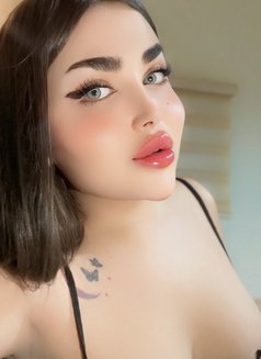 ليان - Transsexual escort in Beirut Photo 11 of 11