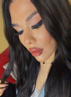 جونيلا - Transsexual escort in Beirut Photo 7 of 12