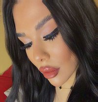 جونيلا - Transsexual escort in Beirut