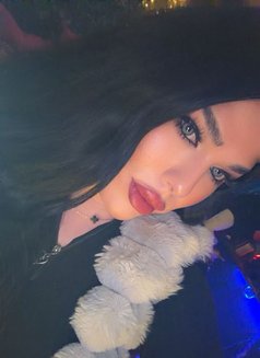 جونيلا - Transsexual escort in Beirut Photo 12 of 12