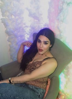 جونيلا - Transsexual escort in Beirut Photo 8 of 23