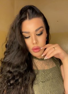 جونيلا - Transsexual escort in Beirut Photo 12 of 23