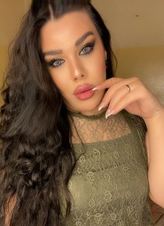 جونيلا - Transsexual escort in Beirut Photo 13 of 23