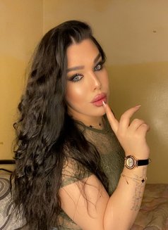 جونيلا - Transsexual escort in Beirut Photo 14 of 23
