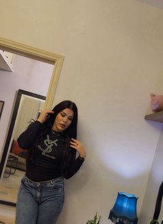 جونيلا - Transsexual escort in Beirut Photo 15 of 23