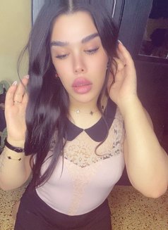 جونيلا - Transsexual escort in Beirut Photo 18 of 23