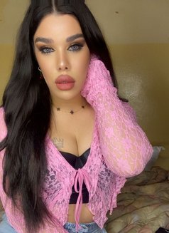 جونيلا - Transsexual escort in Beirut Photo 21 of 23