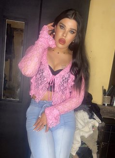 جونيلا - Transsexual escort in Beirut Photo 22 of 23