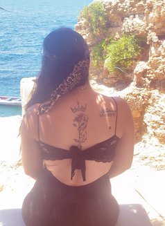 جونيلا - Transsexual escort in Beirut Photo 25 of 26
