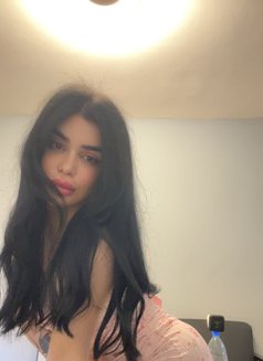 شمس - Transsexual escort in Beirut Photo 17 of 19