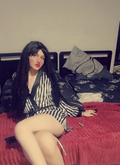 سالي - Acompañantes transexual in Beirut Photo 7 of 15