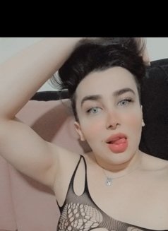 داني ليدي بوي - Transsexual escort in Dubai Photo 3 of 9