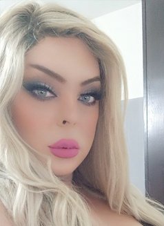 Cindy is back in town - Transsexual escort in Beirut Photo 8 of 16