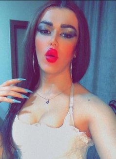 ديفا جيجي - Transsexual escort in Dubai Photo 1 of 16