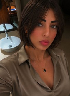 برهوم - Transsexual escort in Riyadh Photo 1 of 8