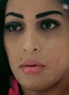 برهوم - Transsexual escort in Riyadh Photo 7 of 8