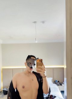 عنادي - Acompañantes masculino in Jeddah Photo 13 of 14