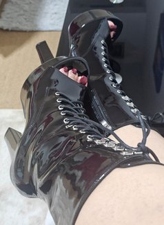 Dominant queenالعمة المسيطرة 🦮🦶 - puta in Abu Dhabi Photo 2 of 7