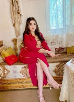 سهام وصديقاتي سكسيات للسهرات دبي بزنس - escort agency in Dubai Photo 16 of 18