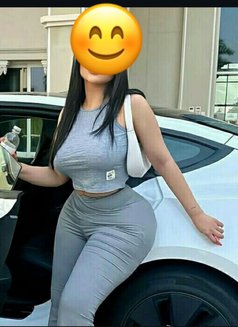 ميرا - puta in Dubai Photo 1 of 4