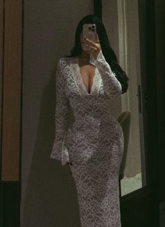 رانيا - escort in Dubai Photo 3 of 7