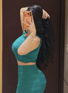 Eliya - puta in Dubai Photo 3 of 6