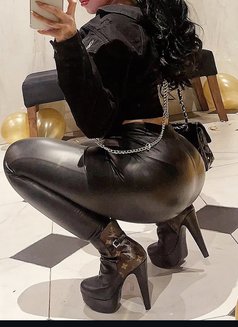 رانيا - escort in Dubai Photo 2 of 5