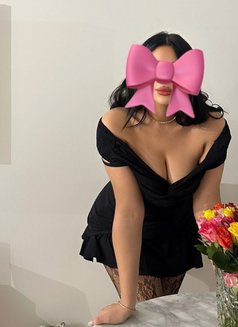 نورا - escort in Jeddah Photo 2 of 4