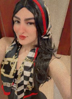 بنوتي مع صاروخ و خوخة - Acompañantes transexual in Al Manama Photo 4 of 22
