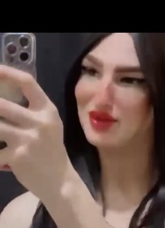 بنوتي مع صاروخ و خوخة - Acompañantes transexual in Al Manama Photo 6 of 22