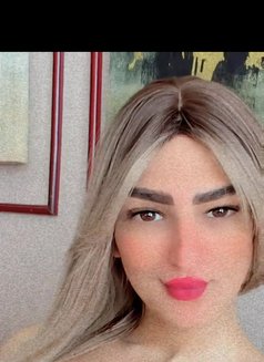 بنوتي مع صاروخ و خوخة - Acompañantes transexual in Al Manama Photo 15 of 22