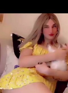 بنوتي مع صاروخ و خوخة - Acompañantes transexual in Al Manama Photo 16 of 22