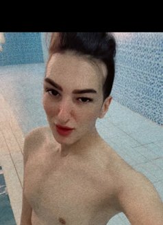 بنوتي مع صاروخ و خوخة - Acompañantes transexual in Al Manama Photo 22 of 22