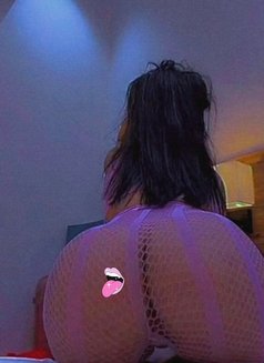 شيميل مربربه - Transsexual dominatrix in Al Manama Photo 9 of 12