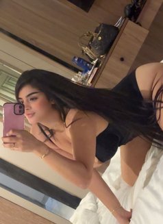 جواهر - Transsexual escort in Jeddah Photo 8 of 8